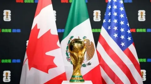 《激情对决！墨西甲风云：美利达与伊拉普阿托命运之战，悬念迭起！》